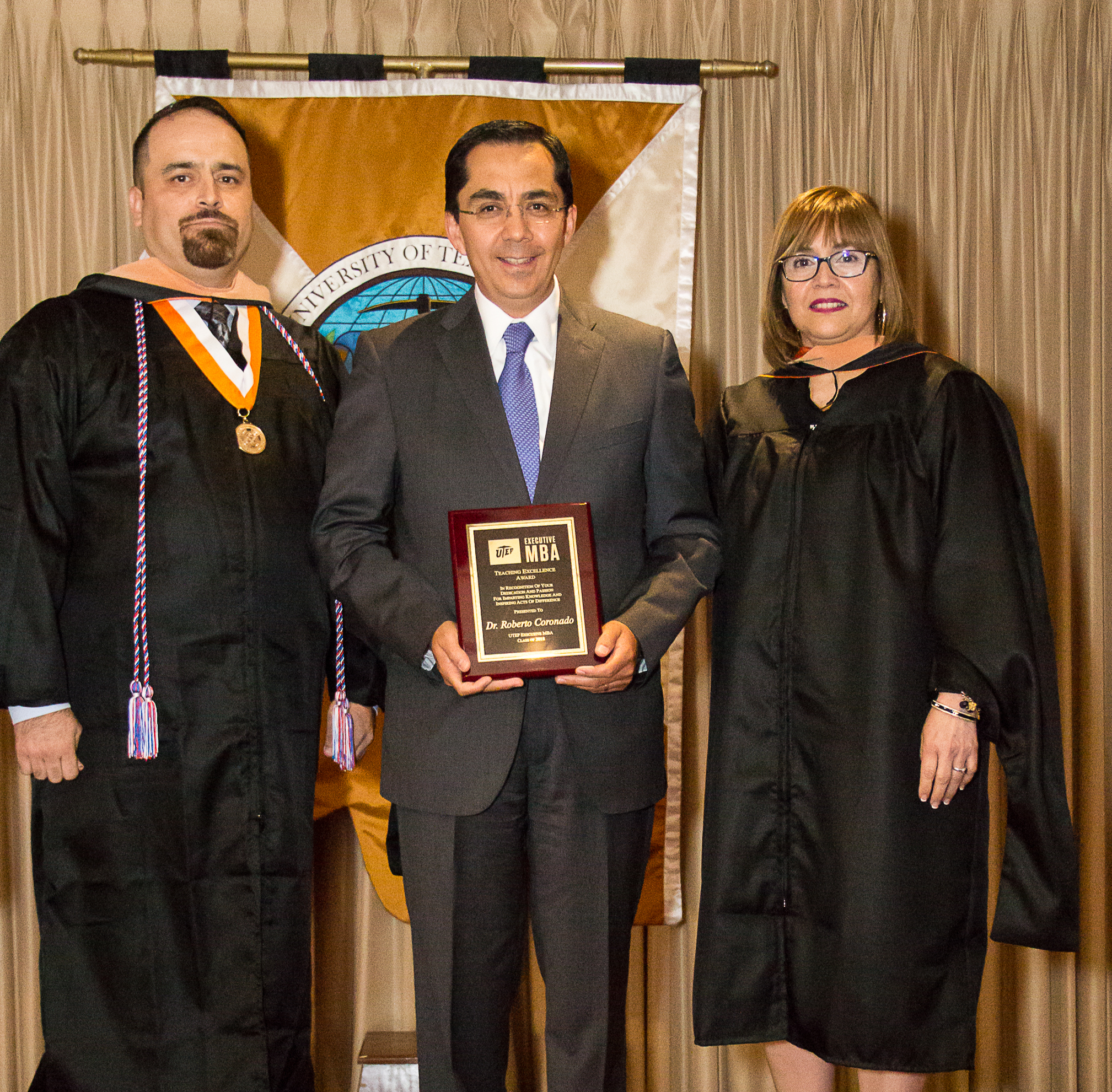 Dr. Roberto Coronado